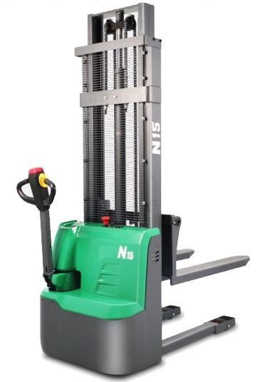 Штабелер самоходный 1,5 т 3,0 м XILIN CDD15R-EN с 
раздвижными вилами (сопровождаемый)